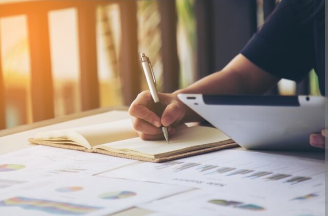 Ghostwriting kya hai